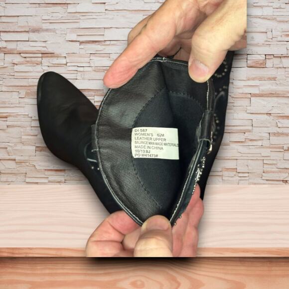 Dingo Women's Ava Studded Black Round Toe Western Boots, 2" Heel 6.5M EUC - Picture 6 of 6